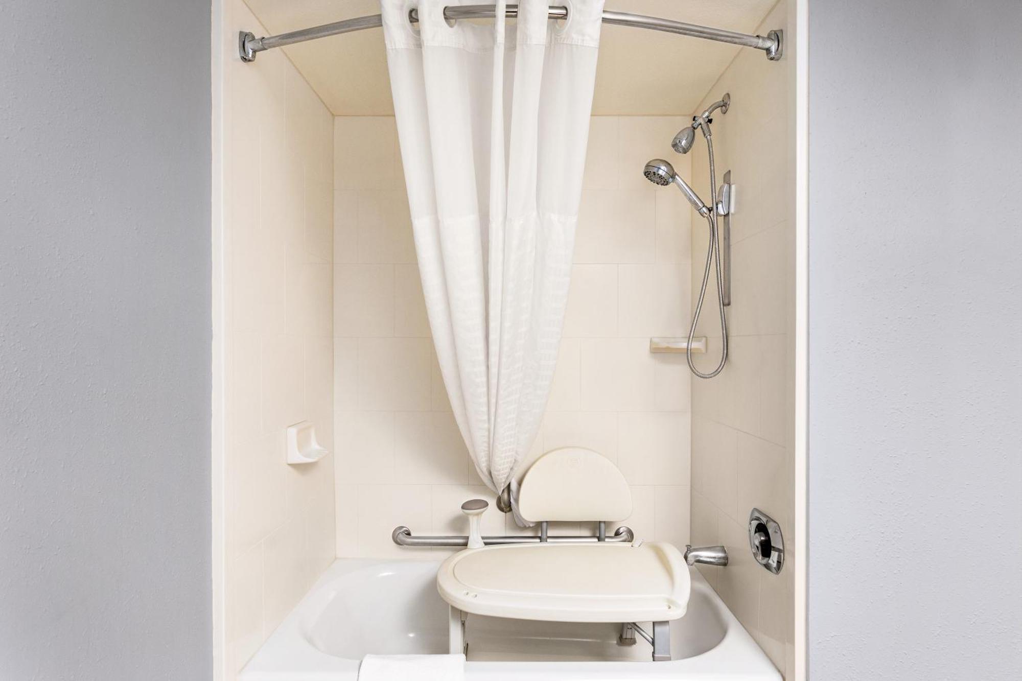 Americinn By Wyndham Madison West Bagian luar foto